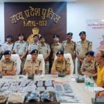 धार एवं खंडवा जिले की संयुक्त पुलिस टीम ने नकली इनकम टैक्स अधिकारी बनकर डकैती करने वाले गिरोह का किया पर्दाफाश