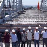 इंदौर के चौराहे पर 23 मीटर ऊंचाई पर लटका 400 टन का लोहा, इंजीनियरिंग का अजूबा