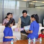 मुख्यमंत्री डॉ. यादव ने अपने जन्म दिवस पर दिव्यांग बच्चों को दुलारा बच्चों को दिये उपहार