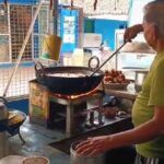 गैस संकट में अनोखा जुगाड़: सरायकेला में पुराने मोबिल से जल रही भट्टी, बन रहा गर्म नाश्ता