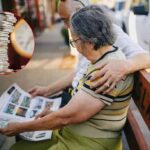 हाईकोर्ट का बड़ा फैसला: पेंशनर्स को बुढ़ापा भत्ता और यात्रा छूट से वंचित न करें