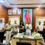 मंत्री परमार ने क्लाइमेट चेंज एंड बायोडायवर्सिटी विषयक राष्ट्रीय वेबीनार पर आधारित पुस्तिका का किया विमोचन