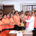उप मुख्यमंत्री  अरुण साव से फेडरेशन कप मिक्स्ड नेटबॉल चैंपियनशिप में रजत पदक जीतने वाले खिलाड़ियों ने की मुलाकात