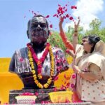 पूर्व मुख्यमंत्री स्व. बाबूलाल गौर की जयंती पर साकेत नगर में किया प्रतिमा का अनावरण