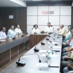 छत्तीसगढ़ गृह निर्माण मंडल ने ठेकेदारों संग की बैठक, गुणवत्ता पर जोर