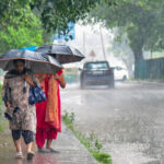 MP Weather Update: मध्य प्रदेश में फिर मेहरबान मानसून, 15 जिलों में भारी से अति भारी बारिश का अलर्ट, 4 दिन जमकर बरसेंगे बादल