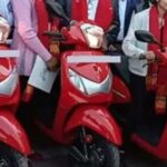 यूपी में 50 हजार मेधावी छात्राओं को मिलेगी मुफ्त स्कूटी, टॉप 5% छात्राओं की तैयार हो रही सूची