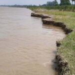 सरयू का जलस्तर खतरे के निशान से 30 सेमी नीचे, घटते पानी के साथ तेज हुआ कटान