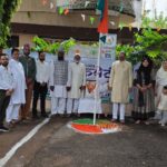 मिर्ज़ा एजाज़ बेग ने हज कमेटी कार्यालय में किया ध्वजारोहण