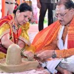 मुख्यमंत्री विष्णुदेव साय ने सावन सोमवार और नागपंचमी पर फलेश्वरनाथ महादेव की पूजा-अर्चना की