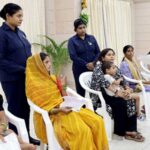 रास्ता न दिला पाएं तो लेखपाल, कानूनगो, तहसीलदार सबको सस्पेंड करो-मुख्यमंत्री योगी