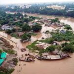 बिहार में गंगा उफान पर, कई नदियां खतरे के निशान से ऊपर