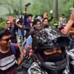 CG में स्टंटबाज बाइकर्स गैंग पर पुलिस का एक्शन, कान पकड़कर माफी मांगने पर मजबूर हुए युवक