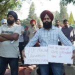 पंजाबी यूनिवर्सिटी में फीस बढ़ोतरी के खिलाफ छात्रों का धरना जारी, लिखित आदेश पर अड़े