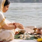 क्या महिलाएं कर सकती हैं श्राद्ध और पिंडदान? गरुड़ पुराण में बताए गए हैं ये नियम