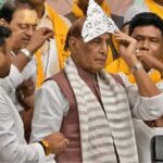 चांदी का मुकुट लौटाते हुए बोले राजनाथ सिंह- ‘गरीब बेटी को पायल बनवाकर दे देना’, वीडियो वायरल