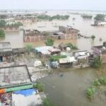 पटना में बाढ़ का हाहाकार! खतरे के निशान से 2 मीटर ऊपर गंगा, डूबे सैकड़ों घर