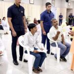 जनता दर्शन में बुजुर्ग की पीड़ा सुन भावुक हुए CM योगी, आरोपियों पर सख्त कार्रवाई के निर्देश