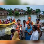 बाढ़ के बीच योगी सरकार का राहत अभियान तेज, 18,810 लोगों को सुरक्षित स्थान पर पहुंचाया