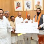 बिहार बाढ़ पीड़ितों के लिए नेताओं ने खोला खजाना, CM सम्राट चौधरी ने दिया एक माह का वेतन