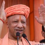 CM योगी बोले- हर बच्चे को पढ़नी चाहिए ‘एग्जाम वॉरियर्स’, किताबों से दूर नहीं है आज का युवा
