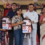 रायपुर : एजुकेशन किट वितरण- उद्योग मंत्री लखन लाल देवांगन ने 1500 छात्राओं को दी सौगात, कॉलेजों में विशाल डोम निर्माण की घोषणा