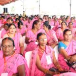 सीएम योगी की सौगात: आंगनवाड़ी कार्यकत्रियों को अब मिलेंगे 12 हजार, सहायिकाओं को छह हजार मानदेय   मुख्यमंत्री योगी आदित्यनाथ ने अयोध्या से की बड़ी घोषणा, कार्यकत्रियों और सहायिकाओं के परिवार को हर साल पांच लाख रुपये तक कैशलेस इलाज   दो की जगह अब मिलेंगी तीन साड़ियां, स्मार्टफोन से रियल टाइम डेटा से जुड़ेंगे आंगनवाड़ी केंद्र
