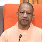 कुशीनगर में ततवा टोला के पास टूटा बांध, देर रात तक पल-पल की जानकारी लेते रहे मुख्यमंत्री