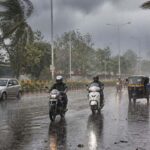 Punjab Weather: जालंधर-पठानकोट में बारिश, चंडीगढ़ में छाए बादल; 5 जिलों में अलर्ट