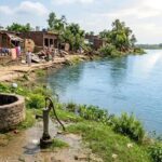 बाढ़ से नुकसान के बीच भूजल स्तर को फायदा, तेज बहाव से साफ हुई गोमती नदी
